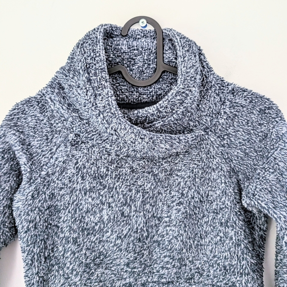 O'Neill Girl Fuzzy Sherpa Sweater Blue ~ Size Small (6-7) - Picture 2 of 8